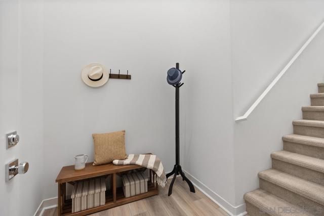 1400 Lasso Way, Rancho Mission Viejo CA: https://media.crmls.org/mediaz/0c429210-a77a-4faf-a7fd-b4c83971591a.jpg