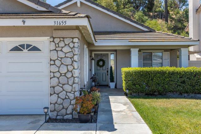 31655 Loma Linda, Temecula CA: https://media.crmls.org/mediaz/0c436421-d55d-4fe4-bb58-9ef6401c7a1c.jpg