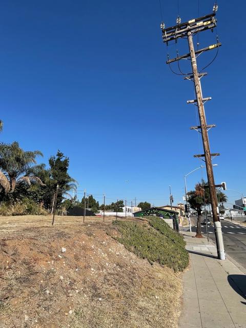 3193 imperial Avenue, San Diego CA: https://media.crmls.org/mediaz/0c43686d-3b57-4fa6-905e-c66fcfaaef63.jpg
