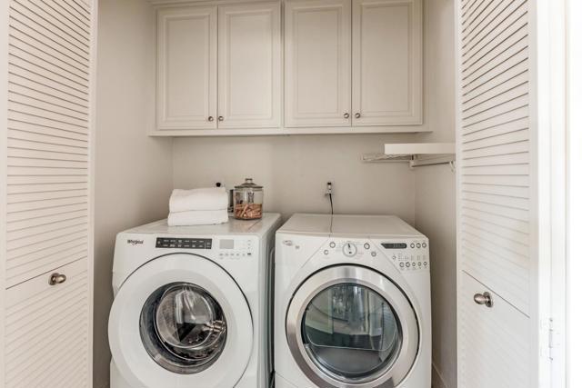 207 Pearl Lane, Menlo Park CA: https://media.crmls.org/mediaz/0c43fff4-d405-4d0d-b4f8-ff3a80276d39.jpg