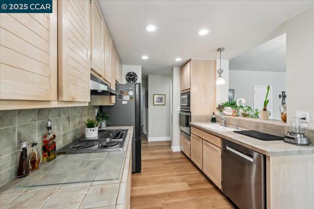771 Lakemont PL, San Ramon CA: https://media.crmls.org/mediaz/0c444c10-2e4b-4501-bd53-d665027b93c3.jpg