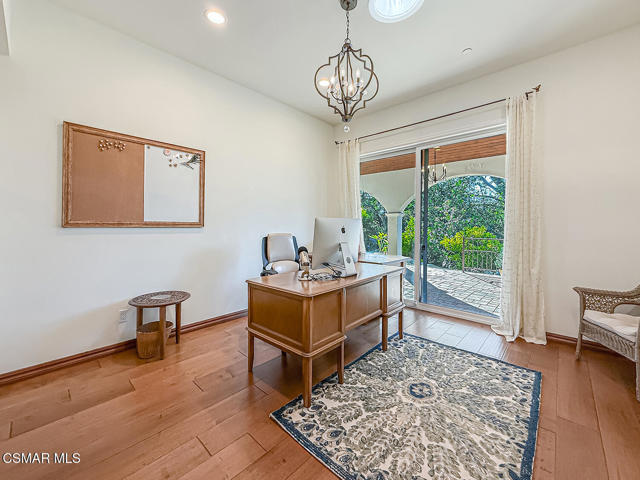 4255 Saddlecrest Lane, Westlake Village CA: https://media.crmls.org/mediaz/0c44df17-91db-4096-884d-0016c6646b44.jpg