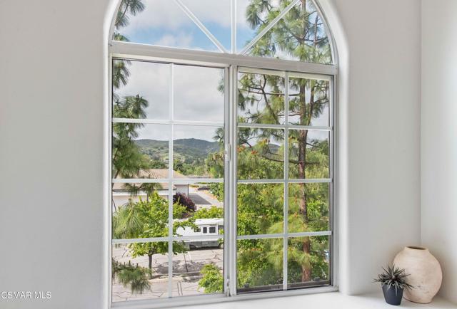 2658 Morning Grove Way, Thousand Oaks CA: https://media.crmls.org/mediaz/0c450144-ebb5-4e76-8092-0f65d5d17de5.jpg