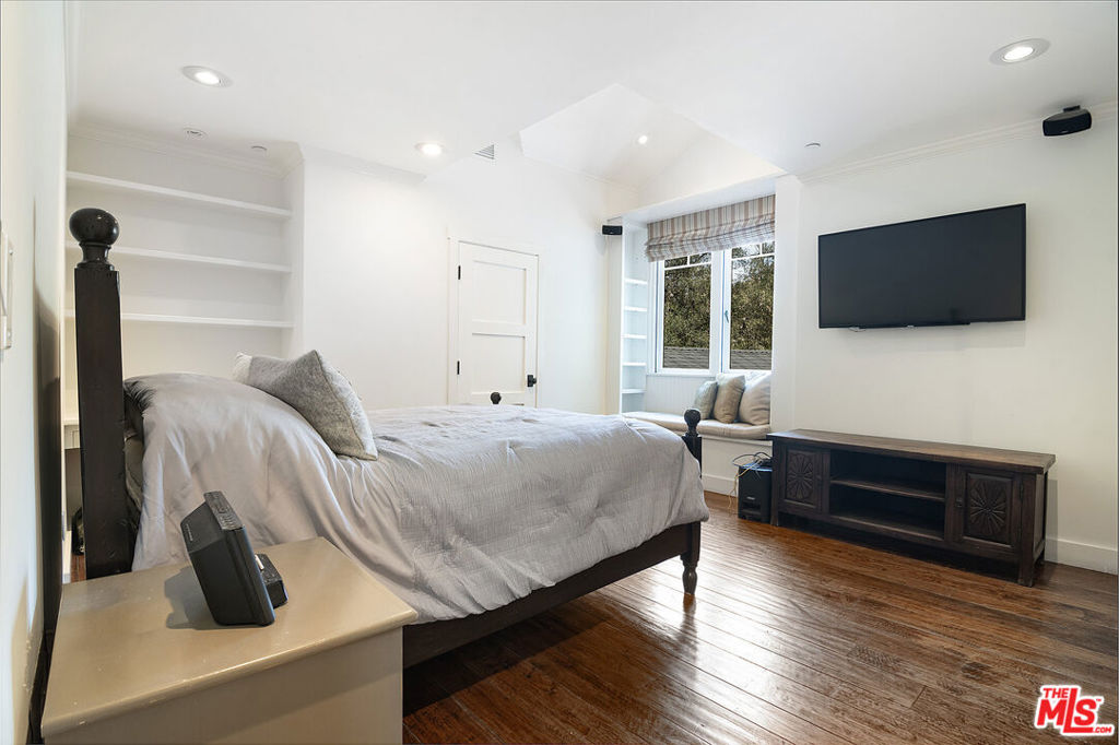 MLS #26913493 image #28