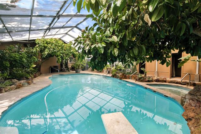 3112 View Drive, Antioch CA: https://media.crmls.org/mediaz/0c468762-f974-4e0a-8c50-31e4d91c7a8b.jpg