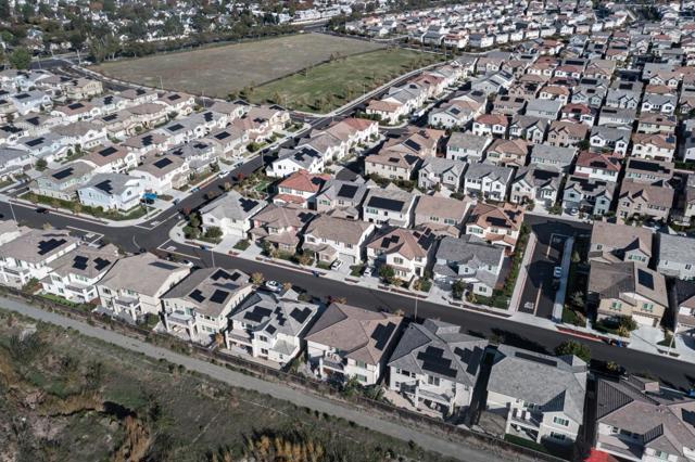 6736 Grasshopper Avenue, Newark CA: https://media.crmls.org/mediaz/0c46b391-811a-4820-95a5-e767cbf6452a.jpg