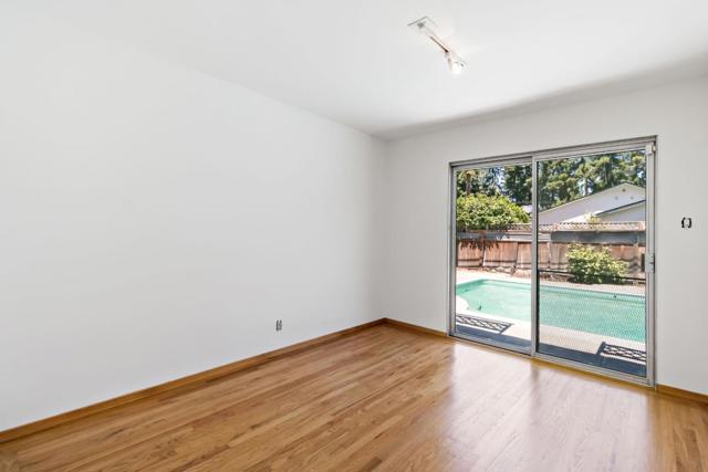 100 Eldora Drive, Mountain View CA: https://media.crmls.org/mediaz/0c47f31f-13c5-49f2-82a1-507e8d8ab79a.jpg