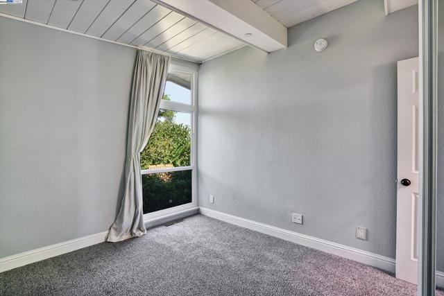 588 E Angela St, Pleasanton CA: https://media.crmls.org/mediaz/0c4851ed-19d9-40f9-af72-4e268c018a98.jpg