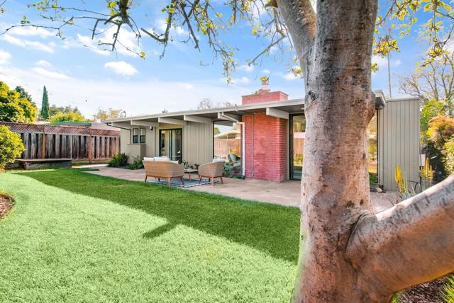 938 Ferngrove Drive, Cupertino CA: https://media.crmls.org/mediaz/0c48ce9f-31db-4e2e-b121-e14332c62cba.jpg