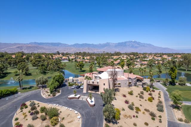 75720 Mclachlin Circle, Palm Desert CA: https://media.crmls.org/mediaz/0c49033d-ee4e-4fa1-9493-08c7304e068e.jpg
