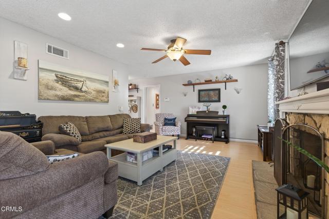 Detail Gallery Image 11 of 58 For 9466 Santa Maria St, Ventura,  CA 93004 - 4 Beds | 3 Baths