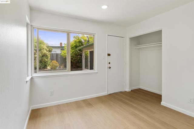 2847 Shane Dr, Richmond CA: https://media.crmls.org/mediaz/0c49985c-e4c6-49a1-a65f-ba2d40ed3e4f.jpg