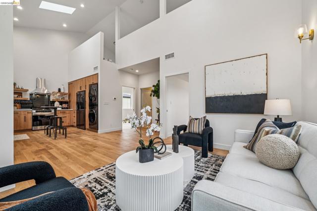 Image 34 of 45 For 1009 Everett