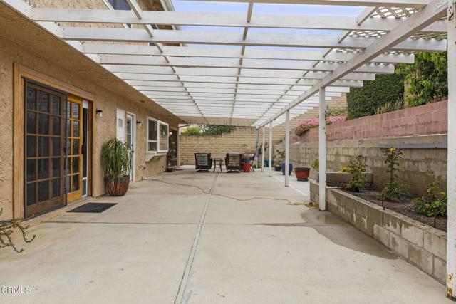 37-web-or-mls-UpmarketMedia_577Cort-104