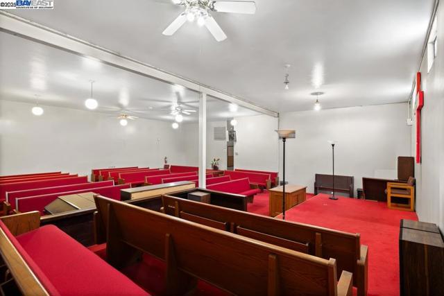 3003 School St, Oakland CA: https://media.crmls.org/mediaz/0c4b5065-b973-472a-863b-a62f4b3e5000.jpg