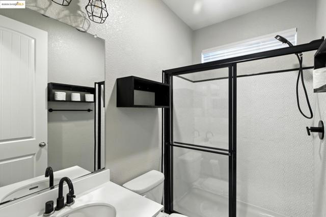 536 Aster St, Vacaville CA: https://media.crmls.org/mediaz/0c4b9398-ff42-4f49-bf53-d17caab7315f.jpg
