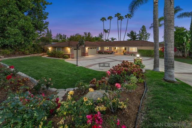 13627 Poway Springs Rd, Poway CA: https://media.crmls.org/mediaz/0c4c3f99-90f7-4a6f-b86c-a989f2c73efb.jpg
