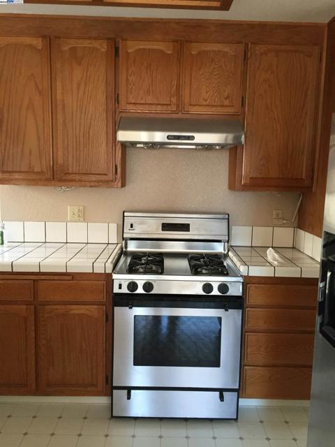 21164 Timco Way, Castro Valley CA: https://media.crmls.org/mediaz/0c4c62a5-d661-4946-96b6-615f87dc4c84.jpg