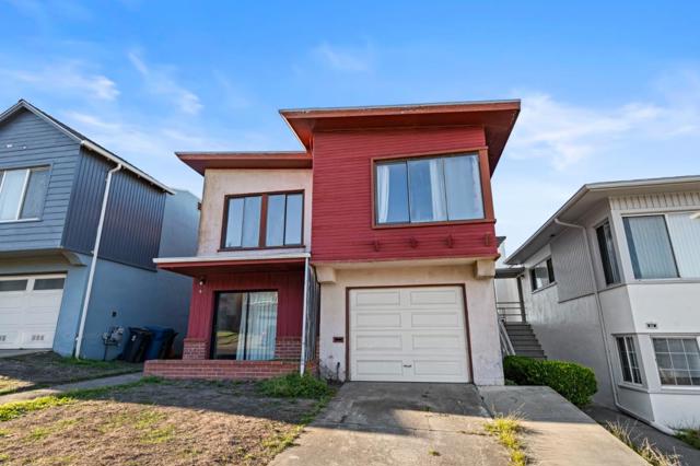 64 Crestview Avenue, Daly City CA: https://media.crmls.org/mediaz/0c4e99fa-dc34-4848-a0d4-233c17f67bae.jpg