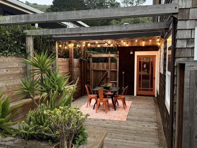 647 Canyon Drive, Pacifica CA: https://media.crmls.org/mediaz/0c4f469d-6865-4da0-a8d5-c96a3784c815.jpg
