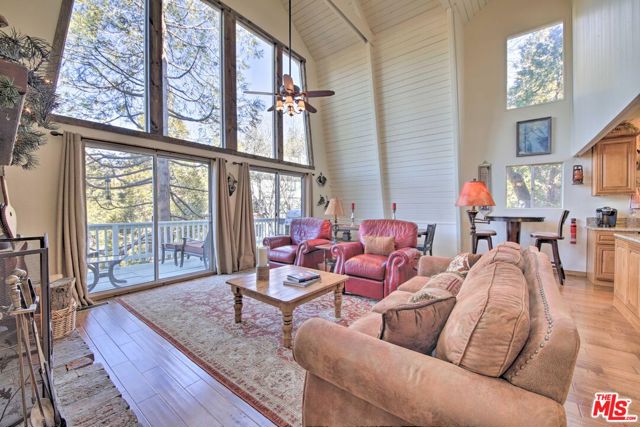 888 Grass Valley Road, Lake Arrowhead, CA 92352