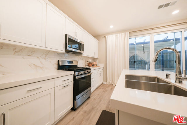 1681 Whitmore Loop, Chula Vista CA: https://media.crmls.org/mediaz/0c4fc0fb-c51b-4a2a-9137-5654373e3966.jpg
