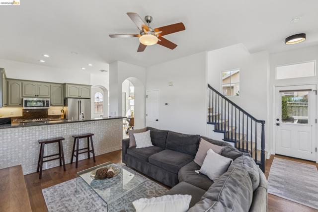 Image 21 of 49 For 548 Gabriel Ct