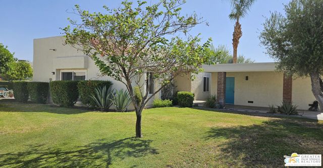 5920 Paradise Plaza, Palm Springs CA: https://media.crmls.org/mediaz/0c5196d6-e5d4-4614-9ff0-bf92110c4dee.jpg