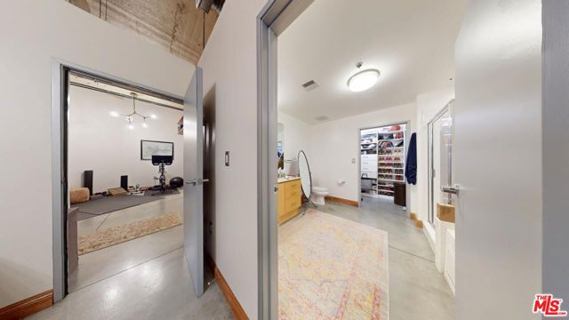 1130 S Flower Street, Los Angeles CA: https://media.crmls.org/mediaz/0c541d2a-705b-4ae2-a0b1-8360655bbb44.jpg