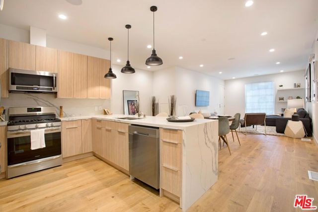 418 N Stanley Avenue, Los Angeles CA: https://media.crmls.org/mediaz/0c54f074-1b39-4edf-b820-b01aae08c2bd.jpg