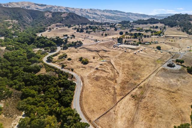 350 San Benancio Road, Salinas CA: https://media.crmls.org/mediaz/0c55b8df-a2ee-4359-9a32-fd0f2970ea7e.jpg