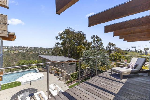 1635 Gascony Rd, Encinitas CA: https://media.crmls.org/mediaz/0c561c6c-8e87-4d2f-b9e2-cc32f6bcf27d.jpg