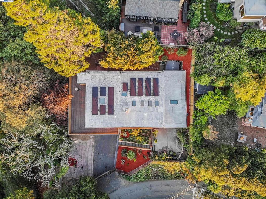 https://media.crmls.org/mediaz/0c563822-af48-4490-b428-700dc4cd70dc.jpg?preset=X-Large