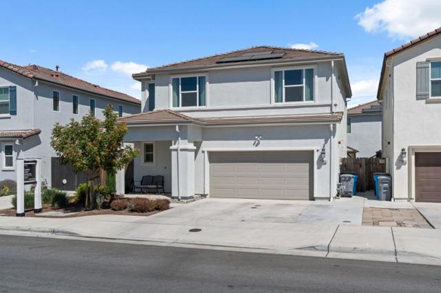 1060 Jan Avenue, Hollister CA: https://media.crmls.org/mediaz/0c56e5fa-791c-468f-b1c6-34f3c0fdac85.jpg