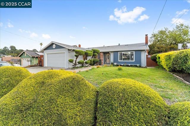 885 Tara Hills Dr, Pinole CA: https://media.crmls.org/mediaz/0c5759ac-6d07-487c-9fe2-77cb21910e5f.jpg