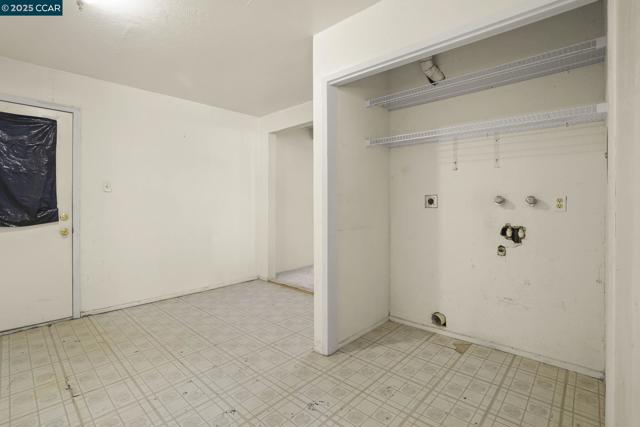717 Payne Ct, Richmond CA: https://media.crmls.org/mediaz/0c57790a-c13b-41ae-b857-f8257eaae2a4.jpg