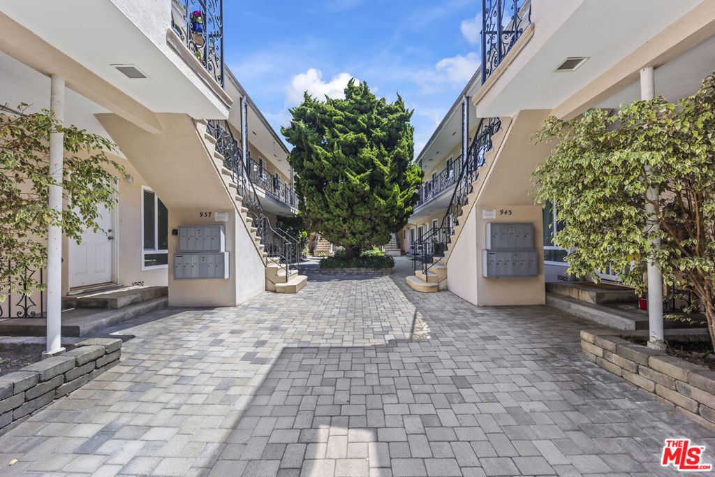937 2nd Street #8