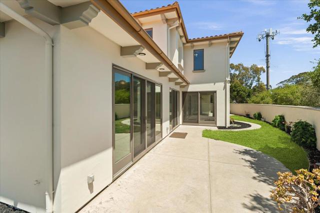 2100 Stone Ridge Drive, Royal Oaks CA: https://media.crmls.org/mediaz/0c59f9f9-3af0-4c91-a0a8-b705735c55e3.jpg