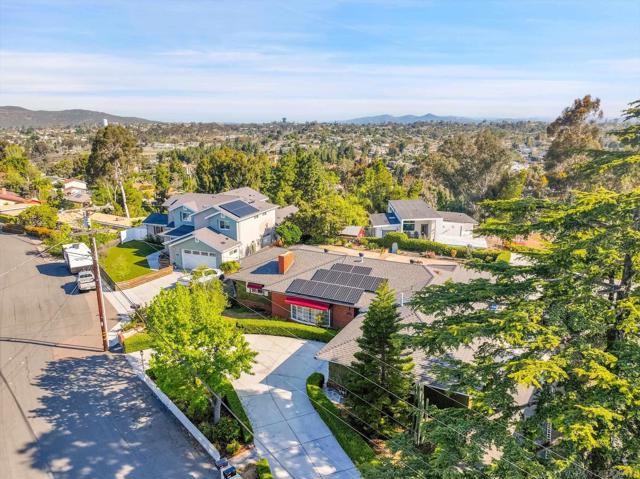 9226 Briercrest Dr, La Mesa CA: https://media.crmls.org/mediaz/0c5c4447-e4b6-4e39-8090-e4e06047e3ac.jpg