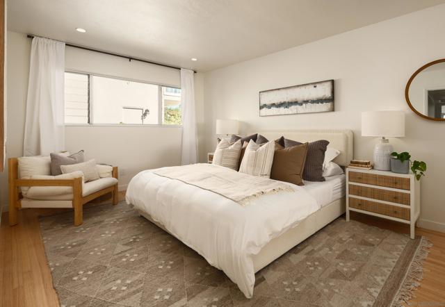 5926 Germaine Ln, La Jolla CA: https://media.crmls.org/mediaz/0c5c9211-4694-4a8a-a49e-1d5f746f8f1d.jpg