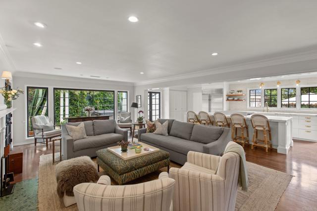 315 Mira Monte, La Jolla CA: https://media.crmls.org/mediaz/0c5c9a0c-dd9e-48dc-8e88-19191a0509dd.jpg