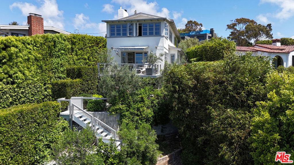 271 Amalfi Drive