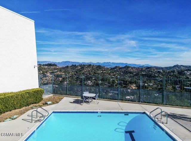 2457 Angelo Drive, Los Angeles CA: https://media.crmls.org/mediaz/0c5cd78c-5c8f-4104-9b4f-6dda66a6bc1b.jpg