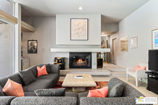770 N Girasol Court, Palm Springs CA: https://media.crmls.org/mediaz/0c5cf516-49fd-447c-ba9b-0f027fc65787.jpg