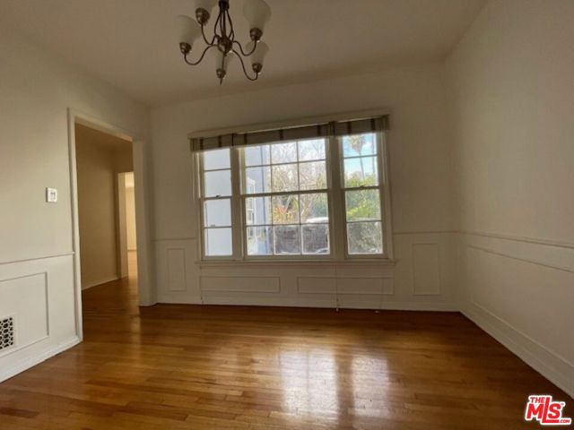 1208 Beverly Green Drive, Los Angeles CA: https://media.crmls.org/mediaz/0c5d1da1-6a35-4033-bc38-465c8ea4002b.jpg