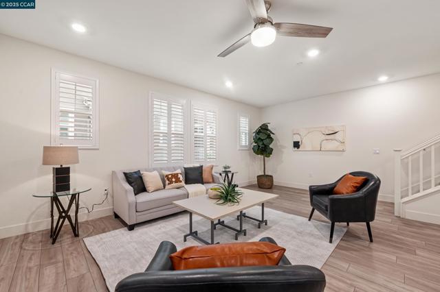 236 Plum Tree Street, Livermore CA: https://media.crmls.org/mediaz/0c5d9c99-3e4e-40cf-82f9-d705ffde4b15.jpg