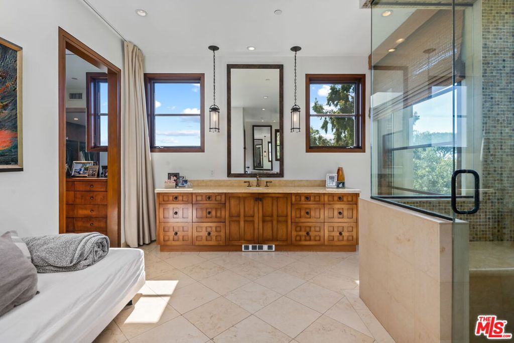 MLS #25625543 image #22