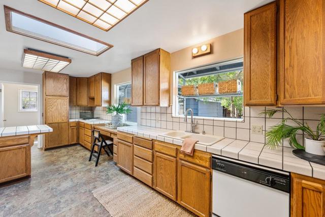 240 Baja Sol Drive, Scotts Valley CA: https://media.crmls.org/mediaz/0c5fcfad-82b5-4a1f-9f40-15208a8772e5.jpg