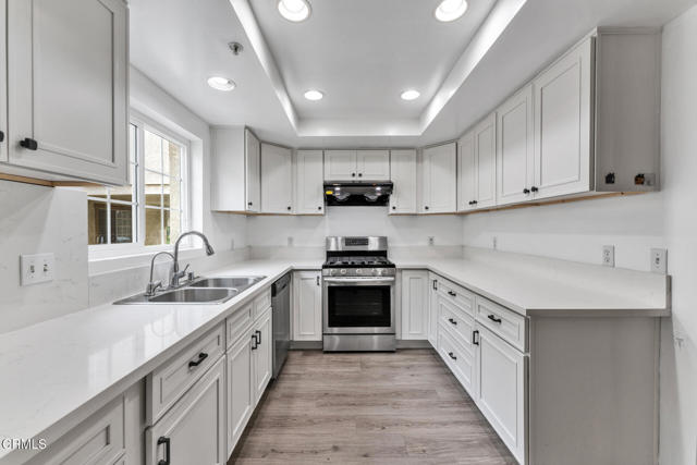 Detail Gallery Image 8 of 22 For 1037 Sunset Bld #B,  Arcadia,  CA 91007 - 3 Beds | 3 Baths