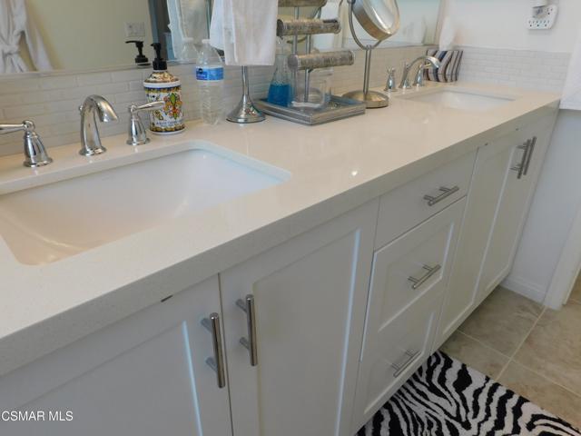 249 Morro Way, Simi Valley CA: https://media.crmls.org/mediaz/0c60c67e-7882-4012-97dc-33f901ea0ded.jpg